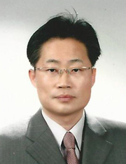 남우춘 교수님 사진
